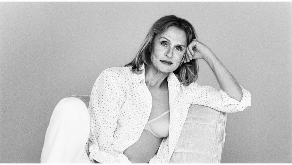  O actriţă în vârstă de 73 de ani face reclamă la lenjerie intimă Calvin Klein