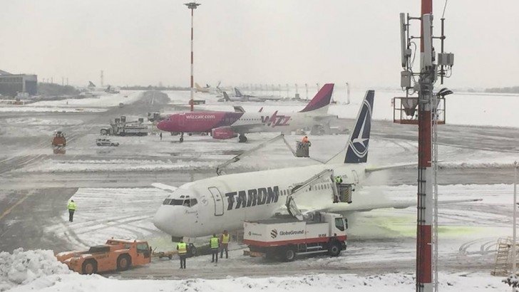  Cursele de pe Aeroportul Iași pleacă cu întârziere din cauza ninsorii