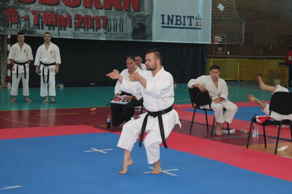  245545_159248_stiri_campionat-de-karate-6