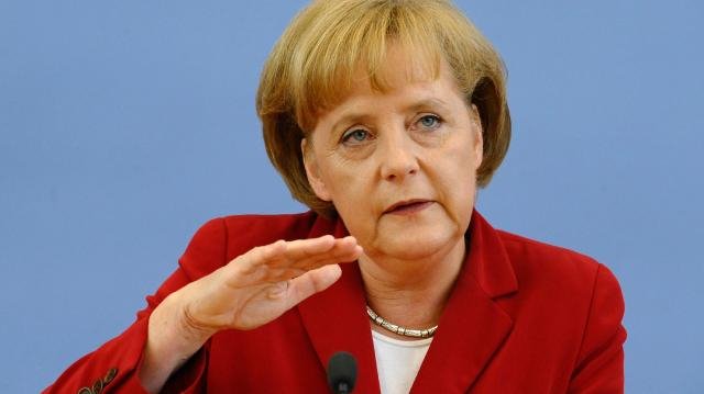  Angela Merkel promite că-l va sprijini pe Emmanuel Macron în combaterea şomajului din Franţa