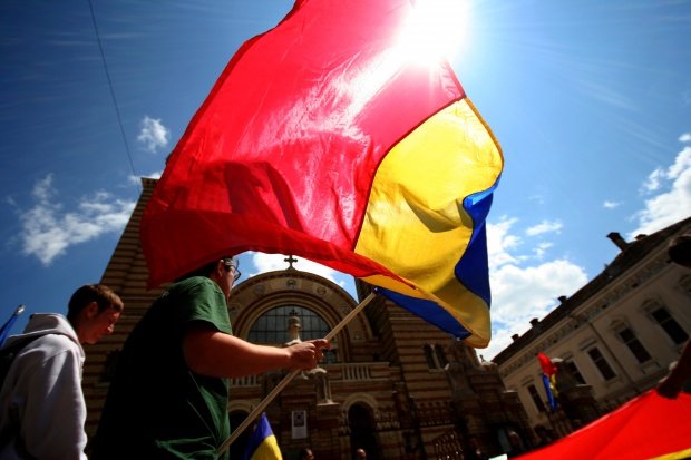  Sondaj: doar 54% dintre cetățeni se arată mândri de România