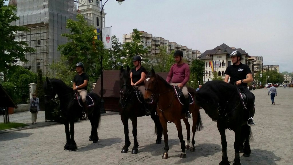  Caii Poliţiei Locale, scoşi ieri pe boulevard. A fost prima ieşire a ineditei patrule