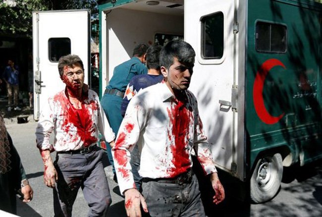 Bilanţul atentatului de la Kabul: 80 de morţi. Preşedintele afgan denunţă un atac laş