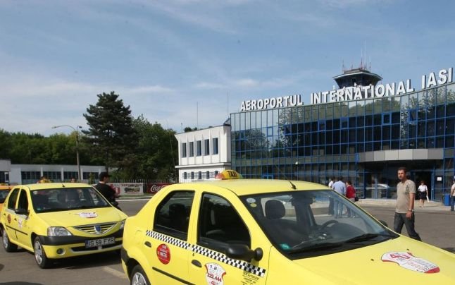  Taximetrişti de pe Aeropotul Iaşi, amendaţi din cauza neregulilor