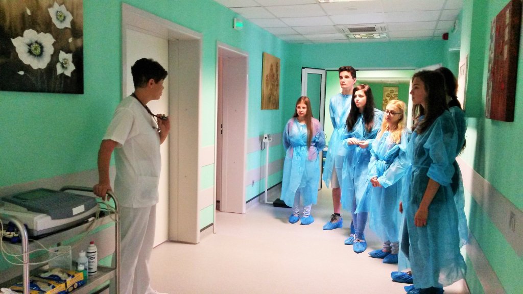  INEDIT: Elevi în practică la Spitalul Municipal din Paşcani
