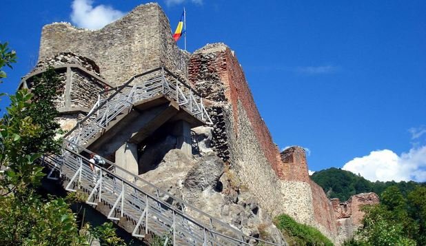  Veste bună pentru turişti: Cetatea Poenari, numită şi Cetatea lui Vlad Ţepeş, va fi redeschisă