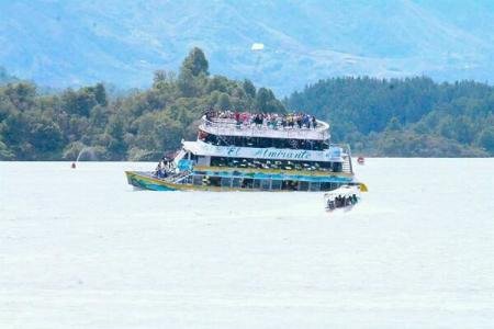  Preşedintele columbian spune că nu supraîncărcarea a dus la scufundarea vasului cu turişti