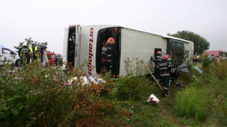  Român în stare gravă! Autocarul în care se afla s-a răsturnat în Ungaria