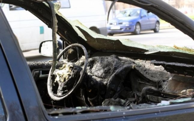  Arab judecat pentru incendierea maşinii unei doctoriţe de la Universitatea de Medicină