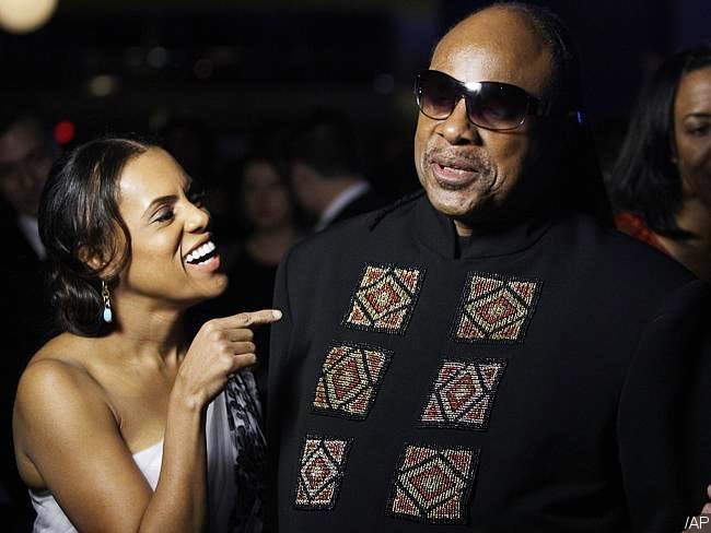  Stevie Wonder s-a căsătorit pentru a treia oară, la vârsta de 67 de ani