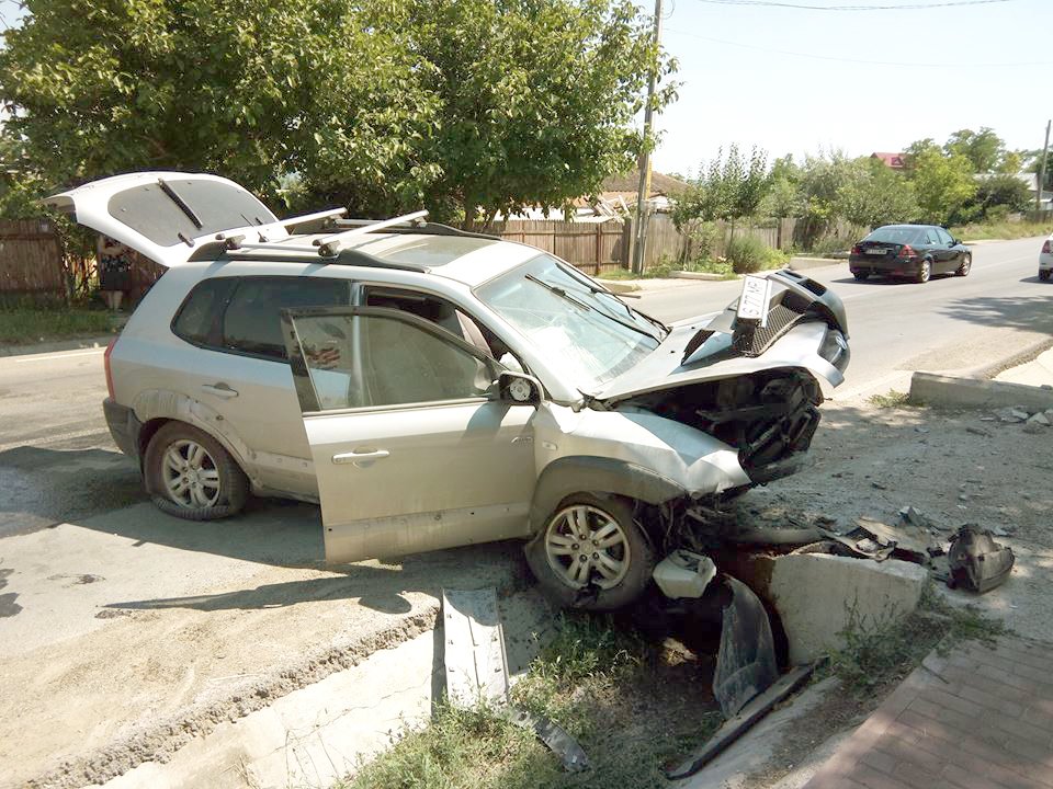  254440_165540_stiri_Accident-Hyundai-foto-Andrei-Disca-1