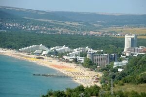  Românii conduc topul turiştilor care au ales litoralul bulgăresc, în luna mai