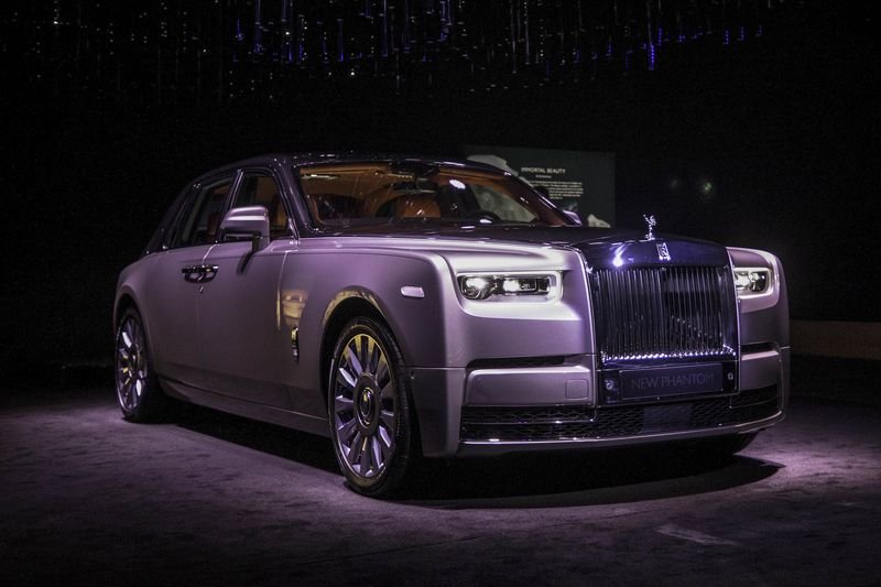  Rolls-Royce a lansat Phantom VIII, cea mai grandioasă maşină a brandului