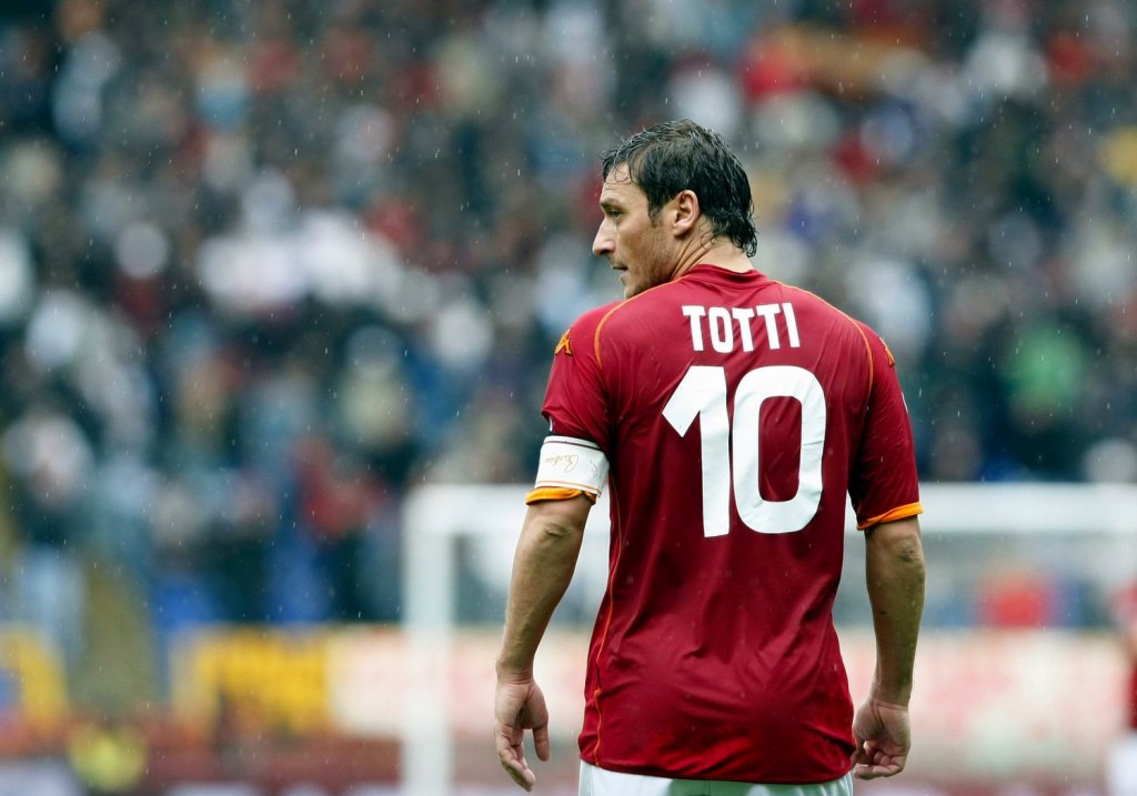  Tricoul cu nr.10 al lui Francesco Totti a fost trimis în spaţiu