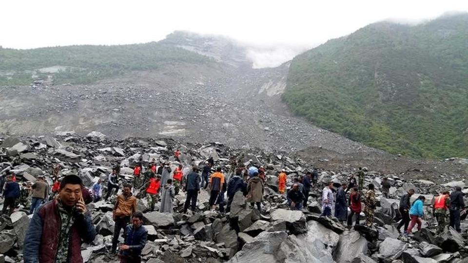  Cel puţin 24 de morţi în provincia chineză Sichuan, în urma unei alunecări de teren