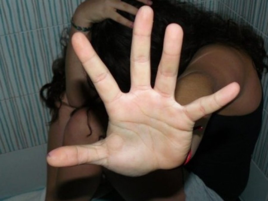  Despărţire cu năbădai: un ieşean a violat femeia cu care are trei copii