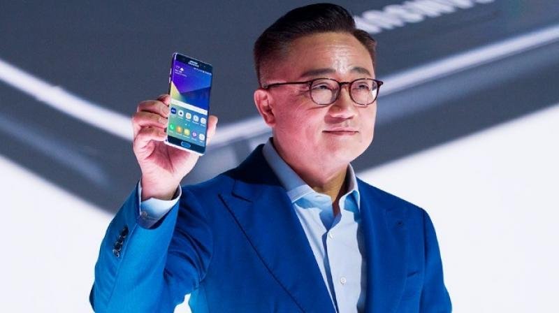  Directorul Diviziei Mobile Samsung garantează pentru siguranţa bateriei Galaxy Note 8