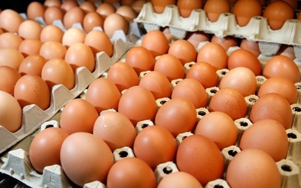  Comercianţii de sucuri şi ouă, prinşi pe picior greşit de Protecţia Consumatorului