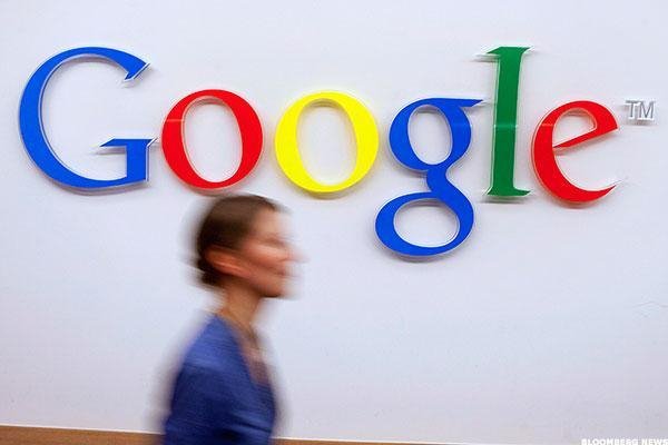  Trei foste angajate Google acuza compania de discriminare impotriva femeilor