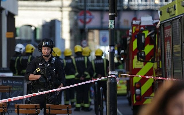 May denunţă un incident terorist la metroul din Londra; pompieri evacuează pasageri de la metrou