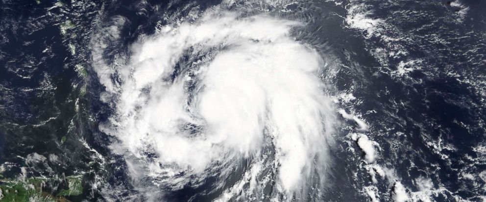  Uraganul Maria, ajuns unul de categorie 5, a lovit insula Dominica