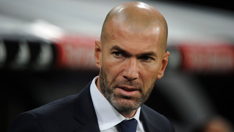  Zinedine Zidane confirmă prelungirea contractului cu Real Madrid