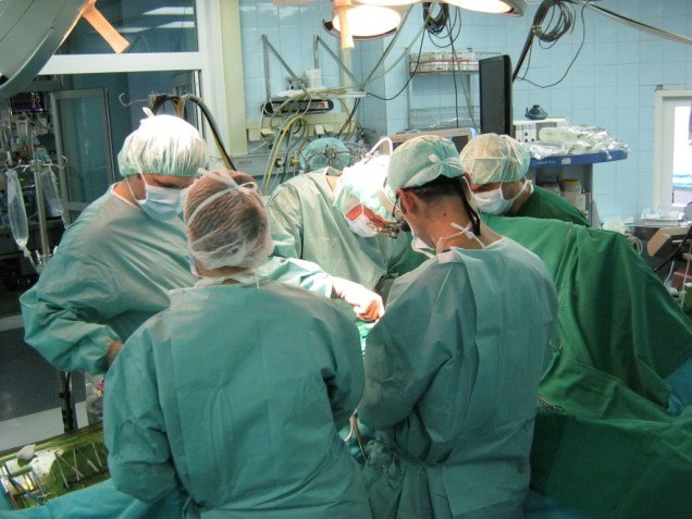  Peste 600 de chirurgi cardiovasculari din toată lumea se reunesc la Iaşi la Congresul Societăţii Euro-Asian Bridge