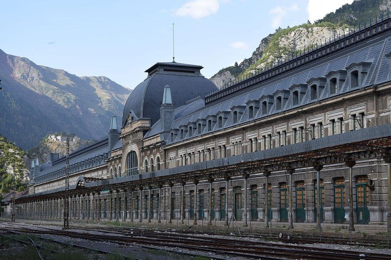  (FOTO) Cea mai frumoasă staţie de cale ferată de pe planetă a fost abandonată