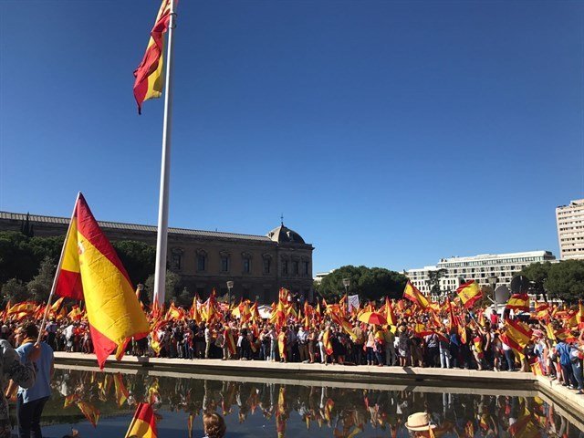  Mii de oameni la un miting pentru unitate la Madrid, după referendumul din Catalonia