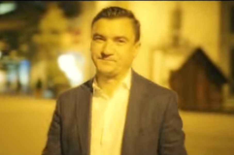  Primarul Mihai Chirica “joacă” într-un videoclip despre viaţa de noapte a Iaşului