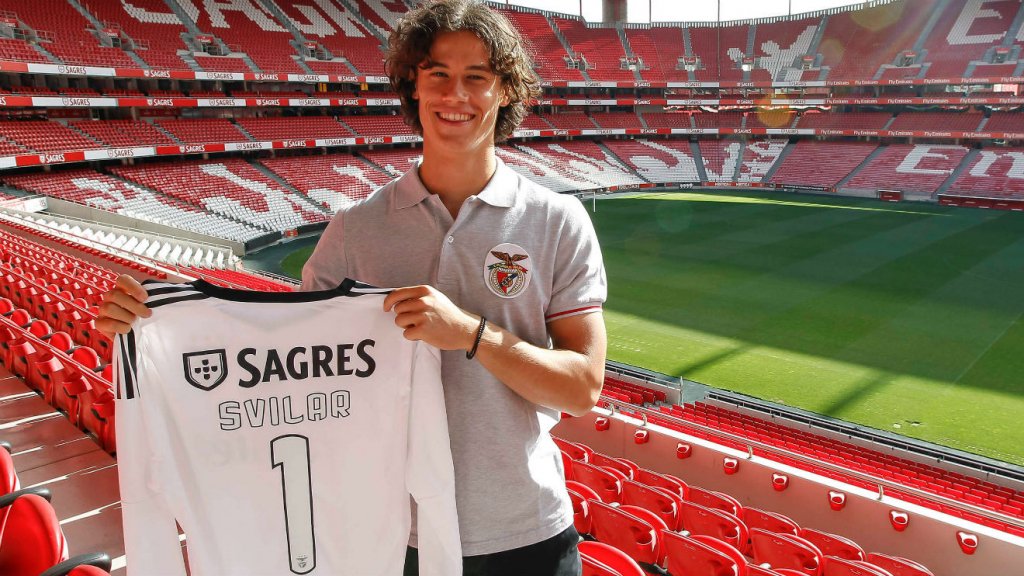  Mile Svilar (Benfica) a devenit cel mai tânăr portar din istoria Ligii Campionilor
