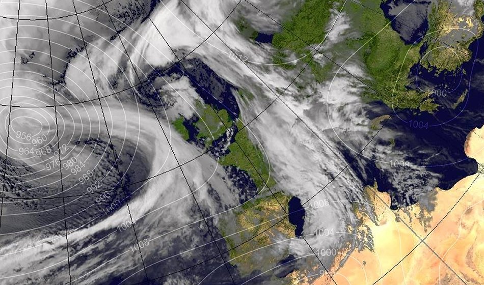  Stare de alertă în Marea Britanie: uraganul Brian se apropie