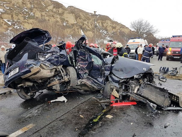  Accidente teribile: Patru oameni au murit în două accidente