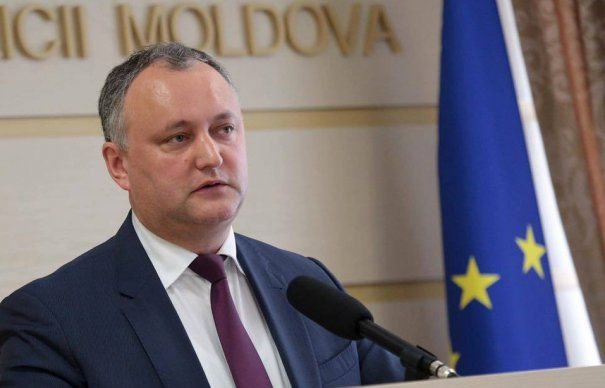  Dodon l-a invitat pe Iohannis într-o vizită oficială în Republica Moldova