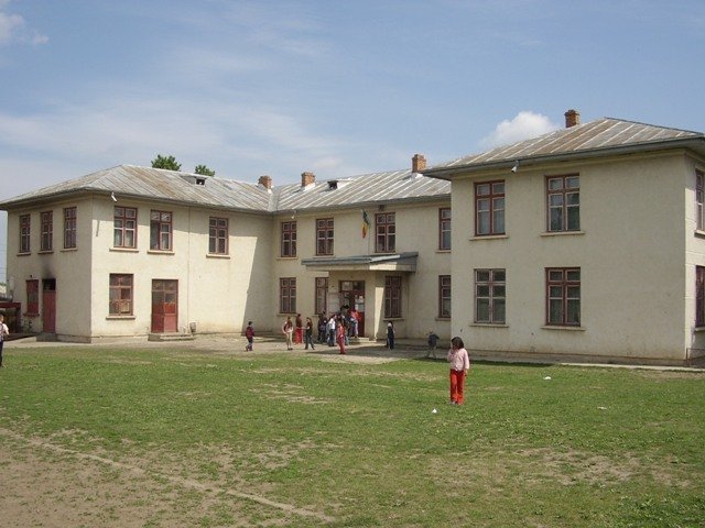  Școala Gimnazială Cozmești derulează un program de tip after school cu fonduri europene