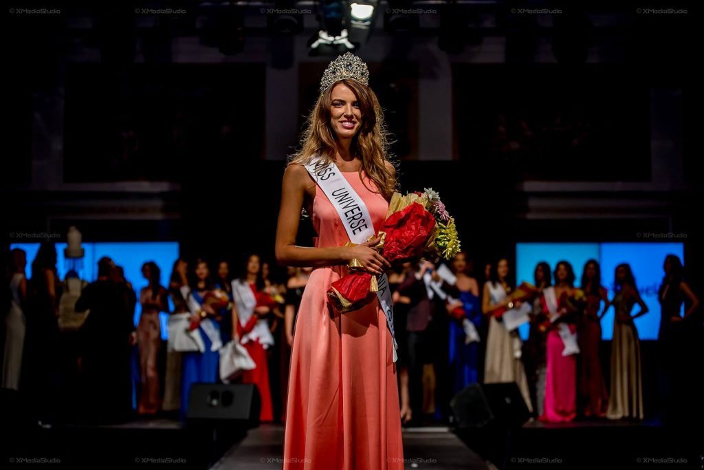  Ce şanse credeţi că are Ioana Mihalache în finala Miss Universe de la Las Vegas