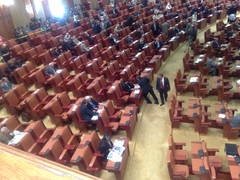  Parlamentarii romani si-au votat salariu si pentru perioadele de chiul