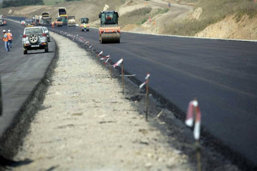  Surse: Autostrada Iaşi-Târgu Mureş, blocată. Procurorii DNA ar fi intrat pe fir