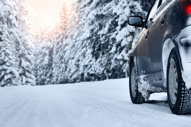  De ce este atat important sa ne echipam autovehiculul  cu anvelope de iarna in timpul sezonului rece?