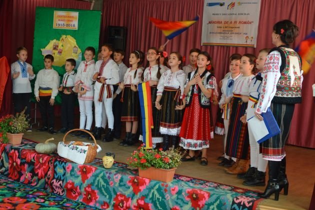  Festival “Mândria de a fi român” la Școala Gimnazială „Ion Ghica” Iaşi