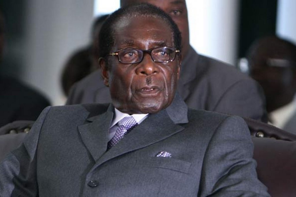  Dictatorul Mugabe pleacă cu 10 milioane de dolari şi salariu pe viaţă
