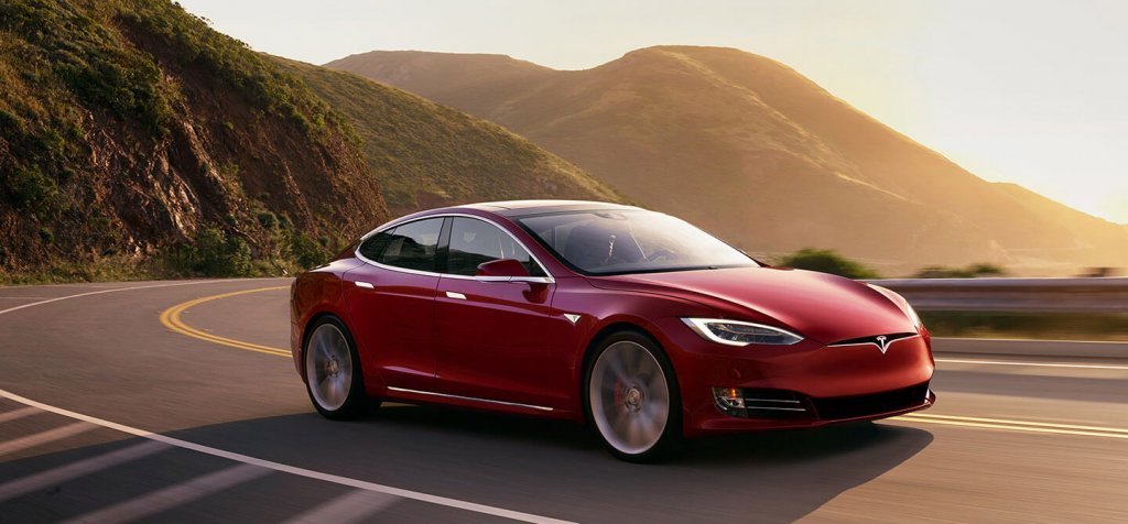  Elon Musk pregăteşte o schimbare importantă pentru maşinile Tesla