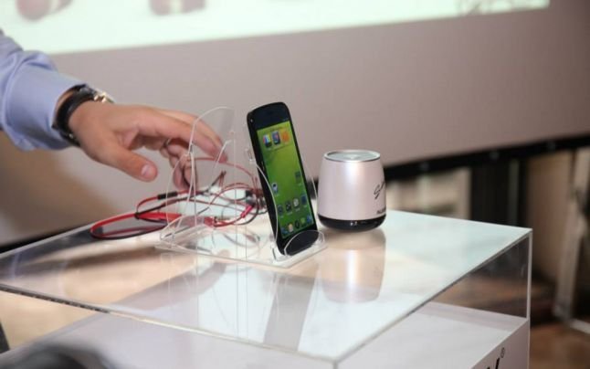  Viitorul telefon românesc ia faţa Samsung