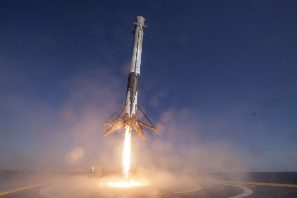  Lansarea Falcon 9 de către SpaceX a produs confuzie şi speculaţii în rândul californienilor