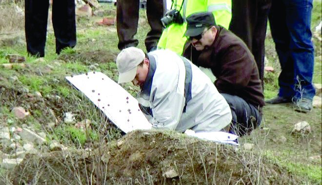  EXCLUSIV: Femeia îngropată de fiu pe câmp era vie. A murit asfixiată cu pământ