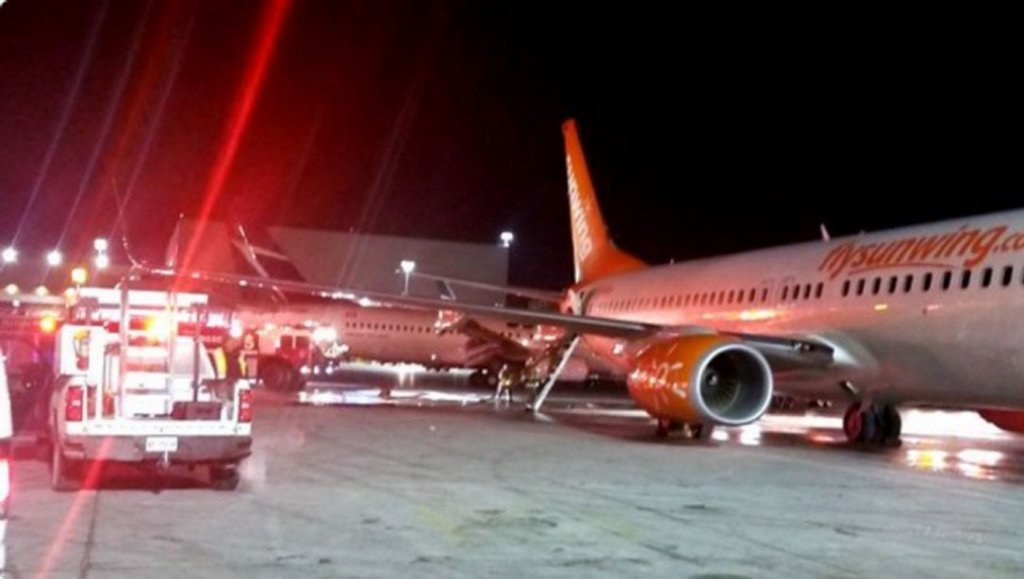  Două avioane s-au ciocnit pe aeroport. Peste 160 de persoane au fost evacuate
