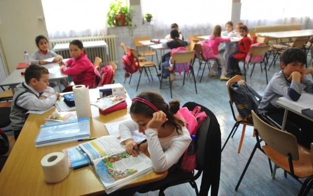  Iranul a interzis predarea limbii engleze în şcolile primare