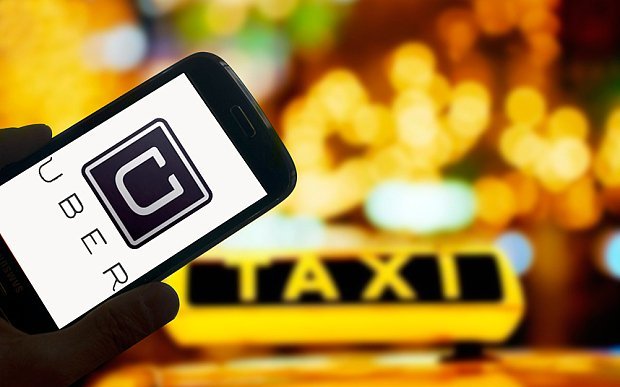  Războiul dintre Taxi şi Uber : bătaie între şoferi sau dezinformare?