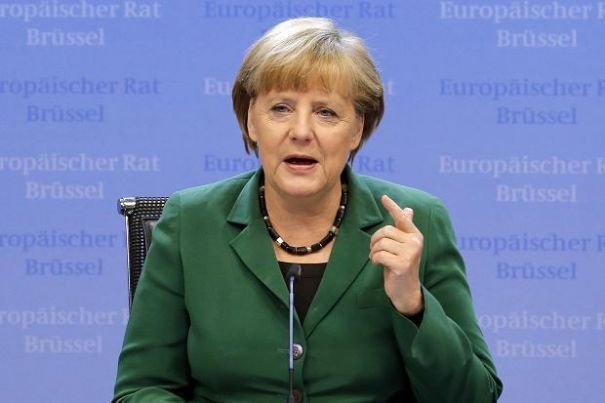  Merkel critică ‘egoismele naţionale’ şi cere o Uniune Europeană mai integrată