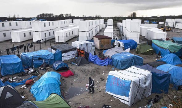  Încăierare generală într-o tabără de refugiaţi: 13 persoane au fost rănite, patru se zbat între viaţă şi moarte